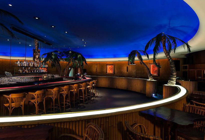 Hotel At The Waldorf | Vancouver | British Columbia | Canada 9