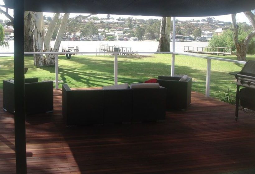 Hotel Eleven From The Left | Mannum | South Australia | Australia 5