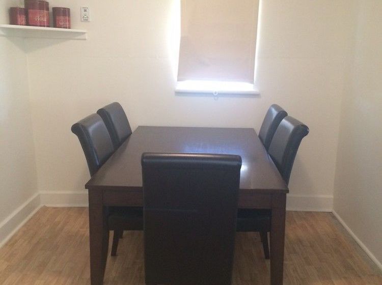 Hotel Eleven From The Left | Mannum | South Australia | Australia 7