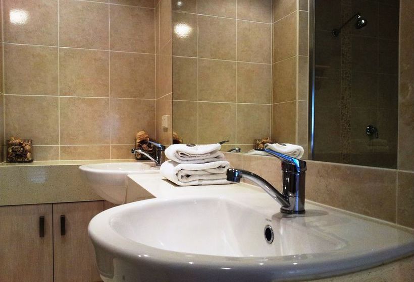 Mirra Chana Mooloolaba