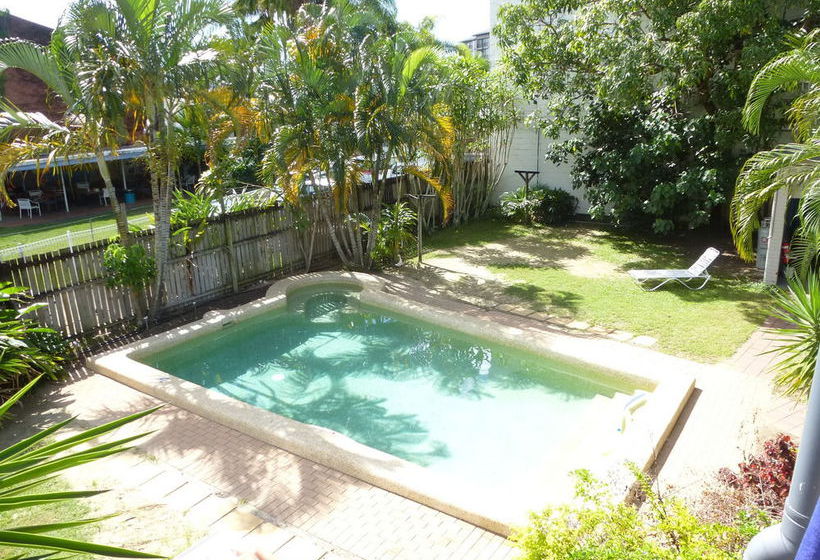 Lazy Duck Hostel | Cairns | Queensland | Australia 1