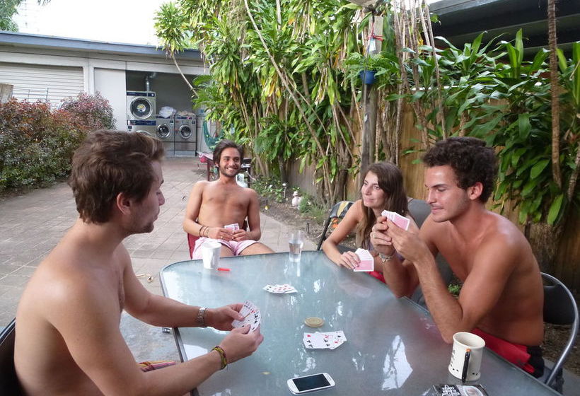 Lazy Duck Hostel | Cairns | Queensland | Australia 2