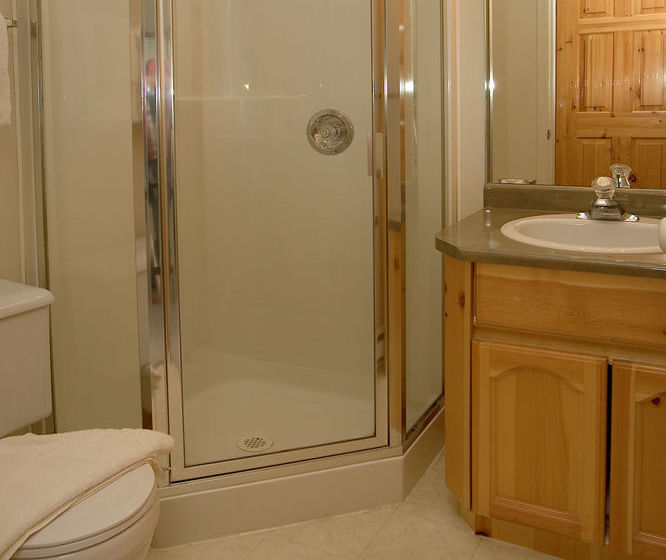 Hotel Westwind Properties At Valhalla | Whistler | British Columbia | Canada 19