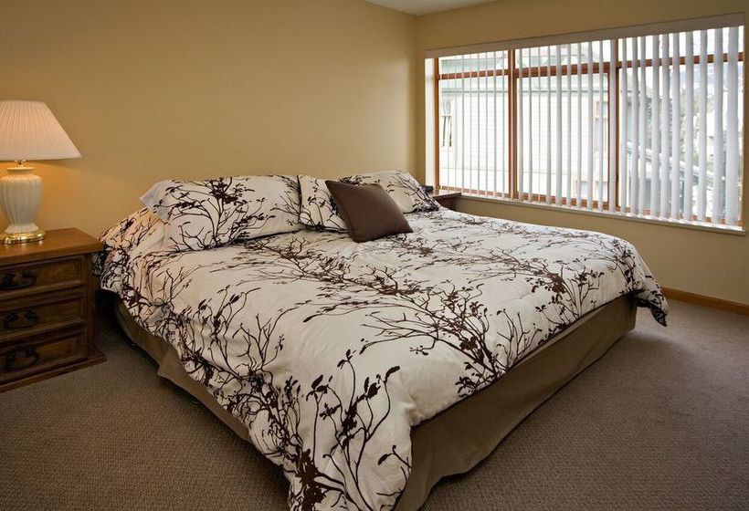 Hotel Westwind Properties At Valhalla | Whistler | British Columbia | Canada 3