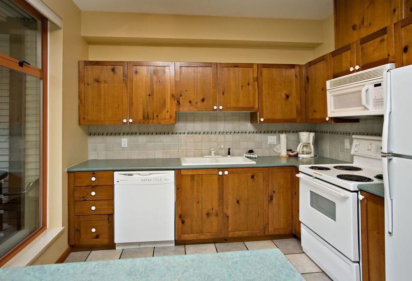 Hotel Westwind Properties At Valhalla | Whistler | British Columbia | Canada 4