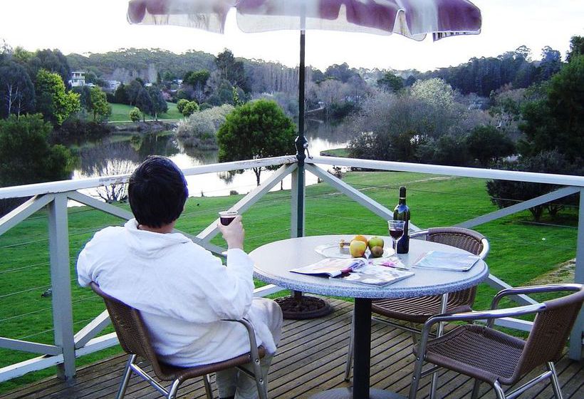 Lakeside Spa Villa Daylesford | Daylesford | Victoria | Australia 3