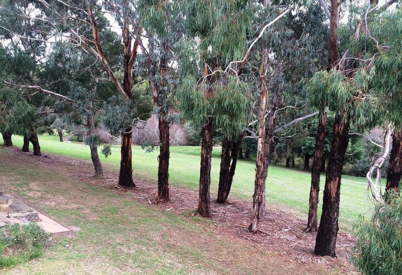 Lakeside Spa Villa Daylesford | Daylesford | Victoria | Australia 5