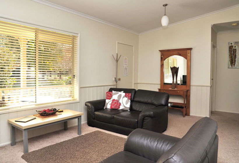 The Silver Birches | Bright | Victoria | Australia 10