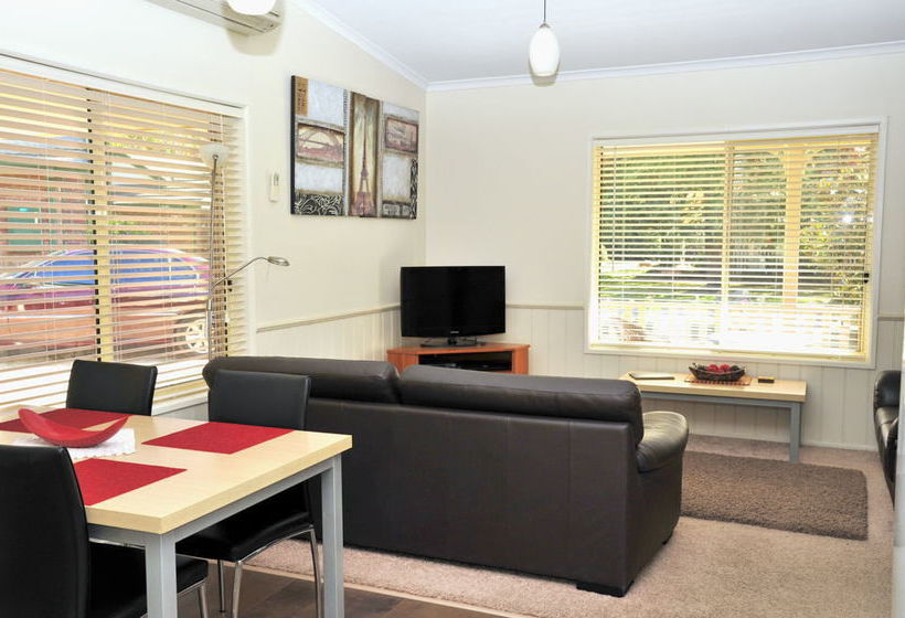 The Silver Birches | Bright | Victoria | Australia 11