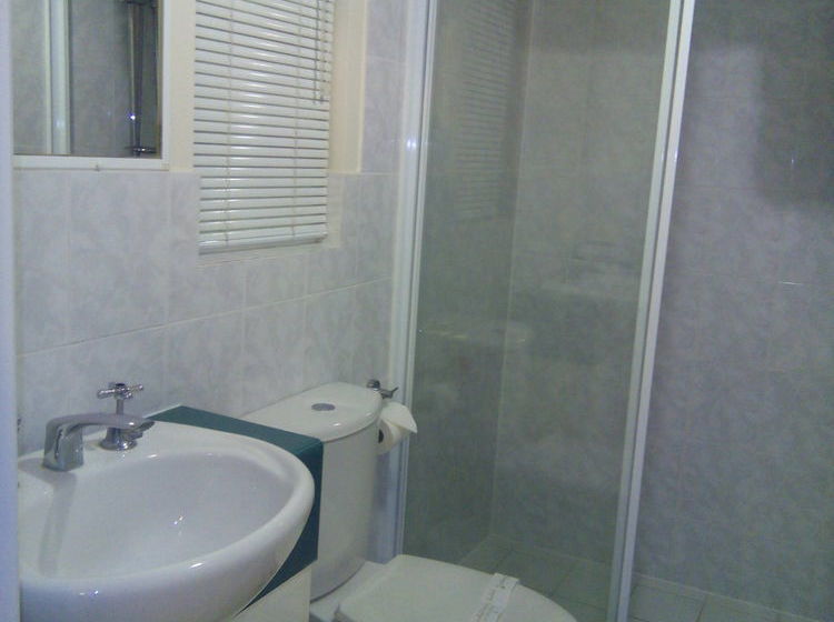 Milton Motel Apartments | Milton | Queensland | Australia 6