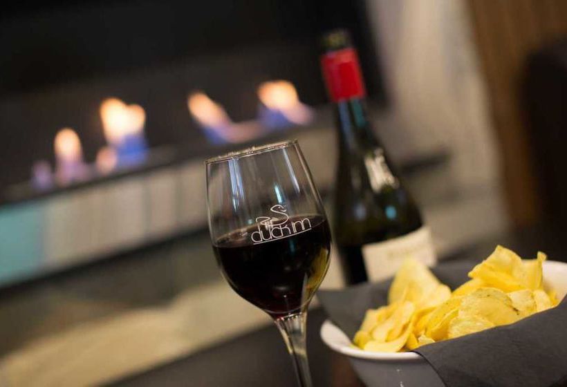 Hotel Duck Inn | Mount Buller | Victoria | Australia 10