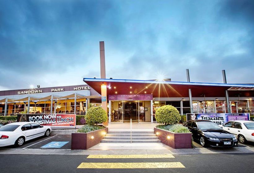 Sandown Park Hotel | Noble Park | Victoria | Australia 11