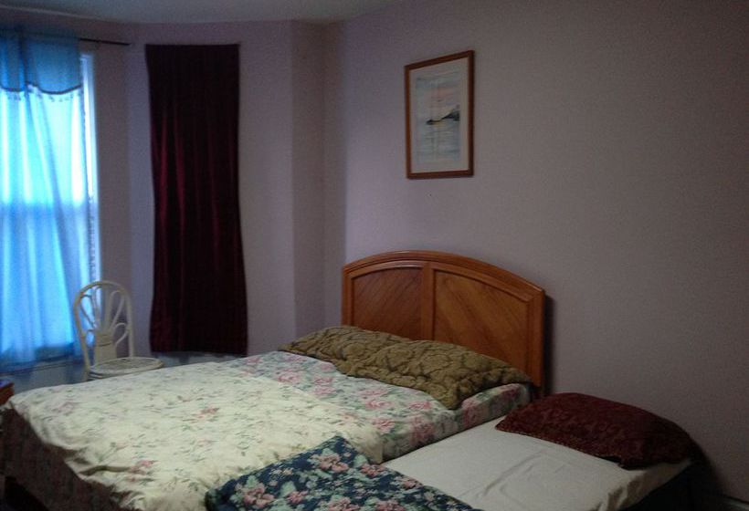 Pension Ontario Street Studio | Port Hope | Ontario | Canada 10