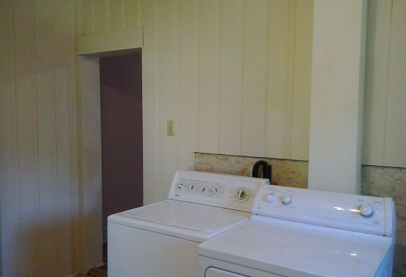 Pension Ontario Street Studio | Port Hope | Ontario | Canada 3