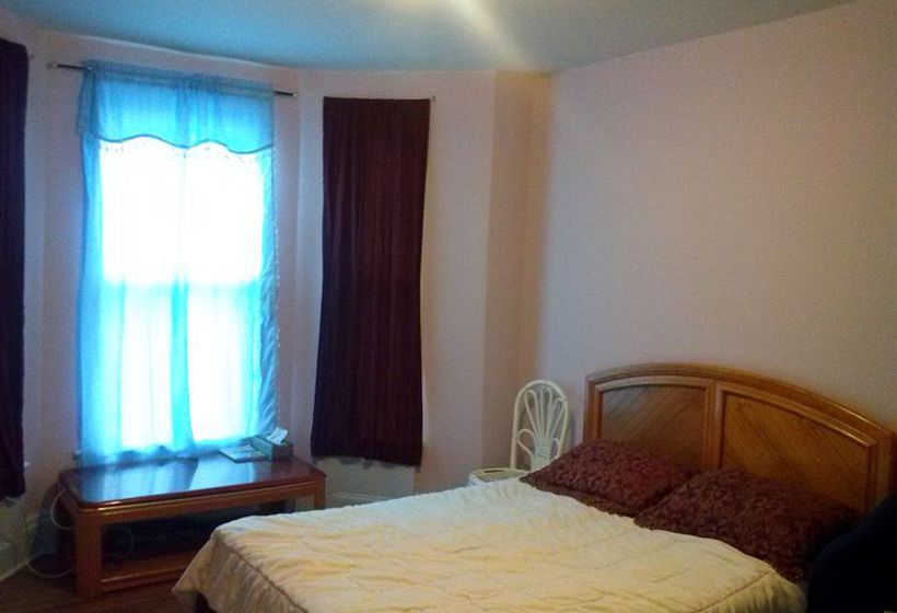 Pension Ontario Street Studio | Port Hope | Ontario | Canada 5