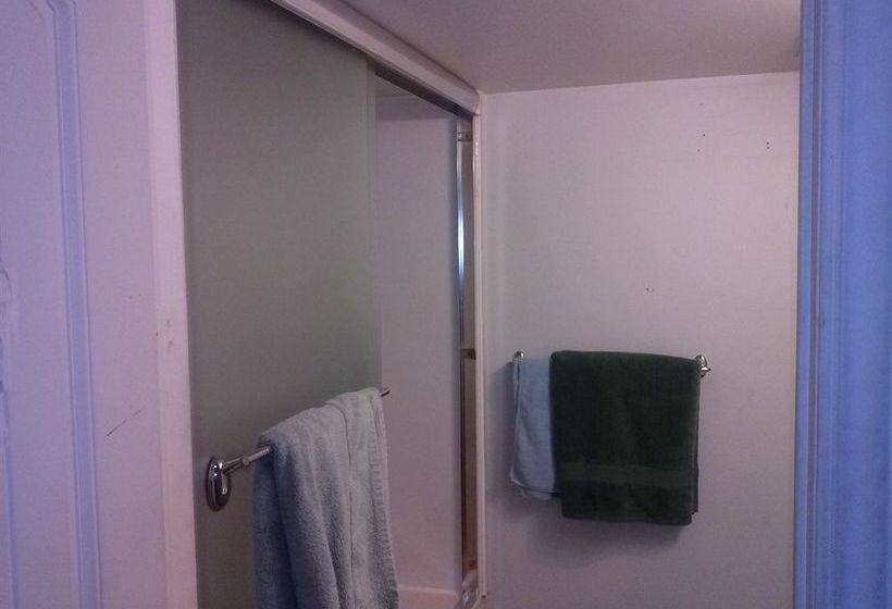 Pension Ontario Street Studio | Port Hope | Ontario | Canada 6