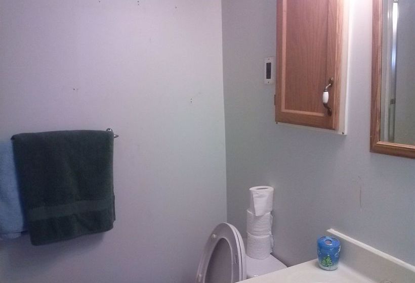 Pension Ontario Street Studio | Port Hope | Ontario | Canada 7