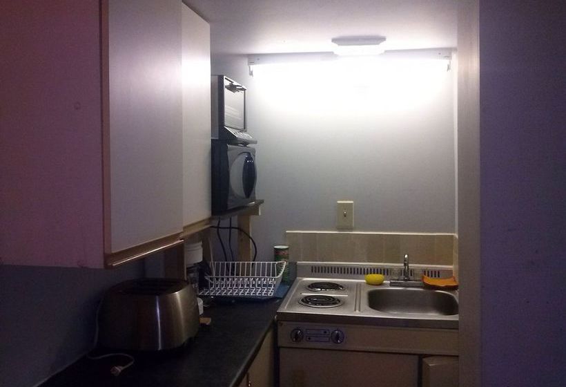 Pension Ontario Street Studio | Port Hope | Ontario | Canada 9