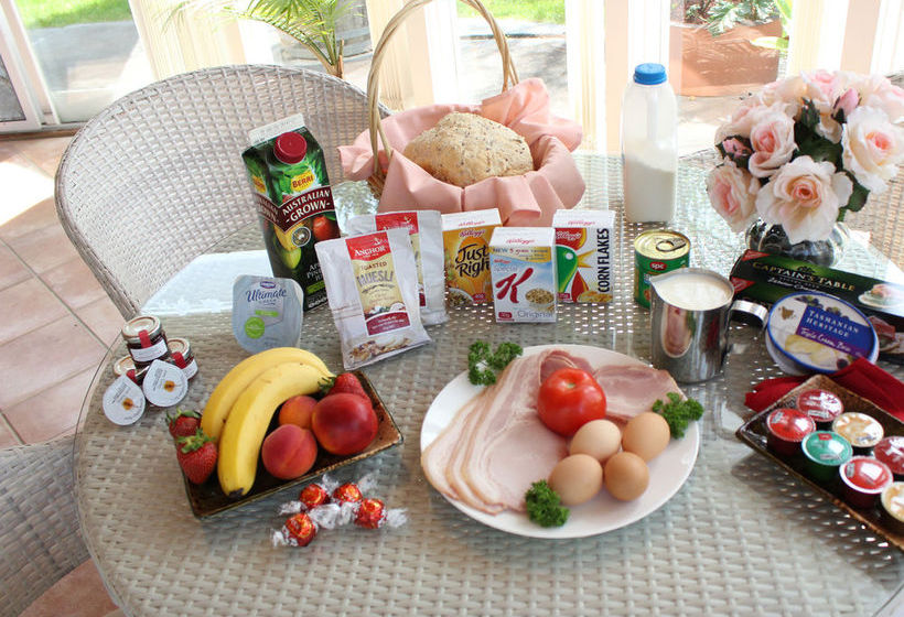 Lakeside Cottage | Melbourne | Victoria | Australia 1