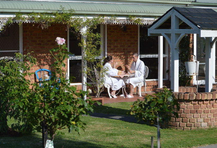 Lakeside Cottage | Melbourne | Victoria | Australia 11