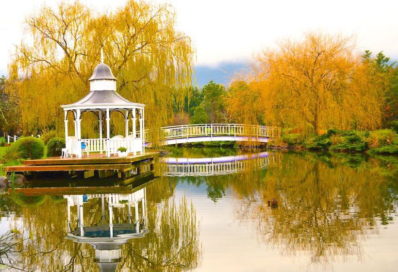 Lakeside Cottage | Melbourne | Victoria | Australia 2