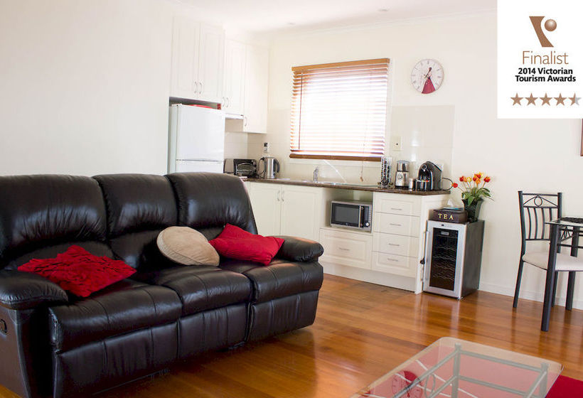 Lakeside Cottage | Melbourne | Victoria | Australia 7