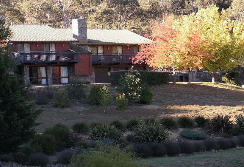 Hotel Mowamba River Lodge | Jindabyne | New South Wales | Australia 3