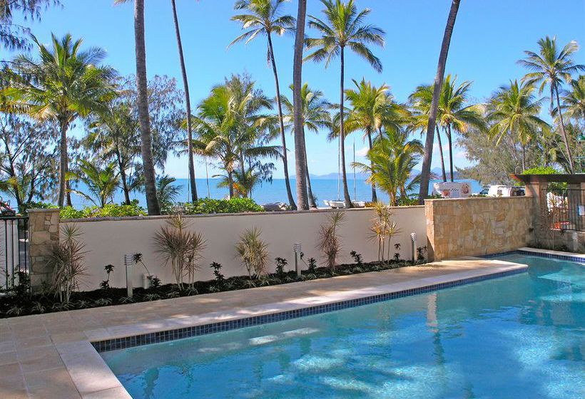 Hotel Island Views Palm Cove