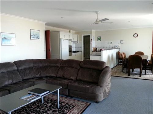 Hotel Birubi Holiday Homes | Emu Bay | South Australia | Australia 4