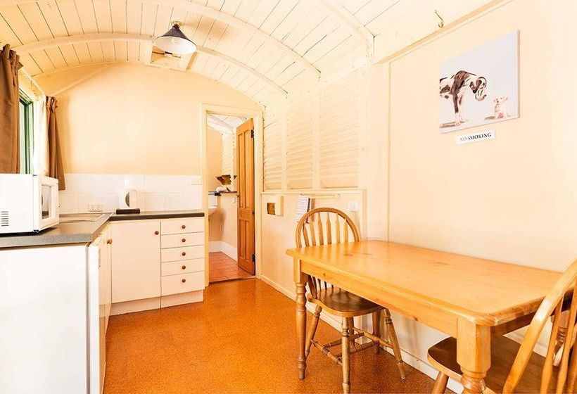 Hotel Dunsborough Rail Carriages & Farm Cottages | Quindalup | Western Australia | Australia 13