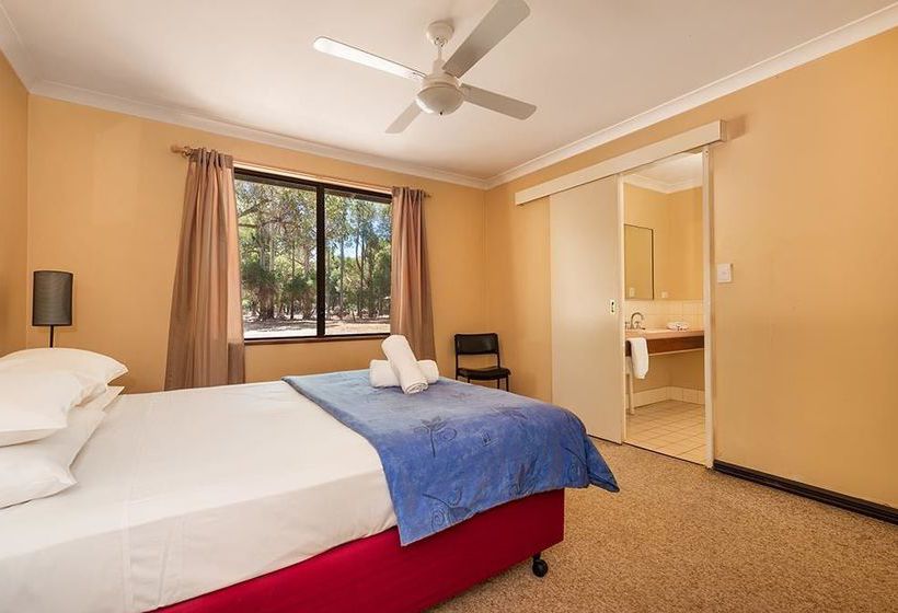 Hotel Dunsborough Rail Carriages & Farm Cottages | Quindalup | Western Australia | Australia 3