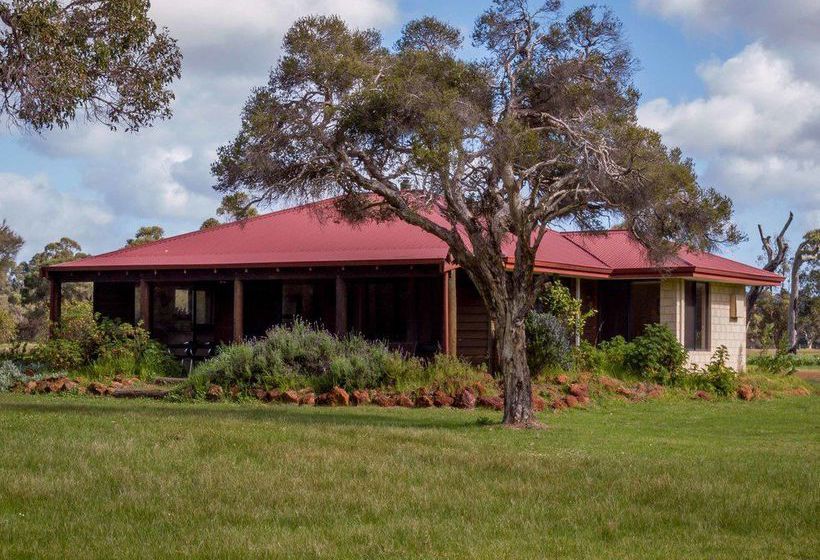 Hotel Dunsborough Rail Carriages & Farm Cottages | Quindalup | Western Australia | Australia 7