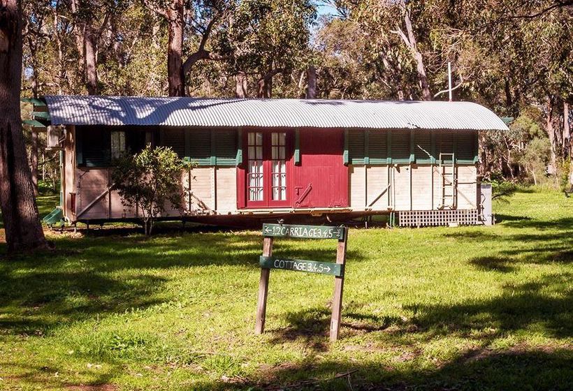 Hotel Dunsborough Rail Carriages & Farm Cottages | Quindalup | Western Australia | Australia 9