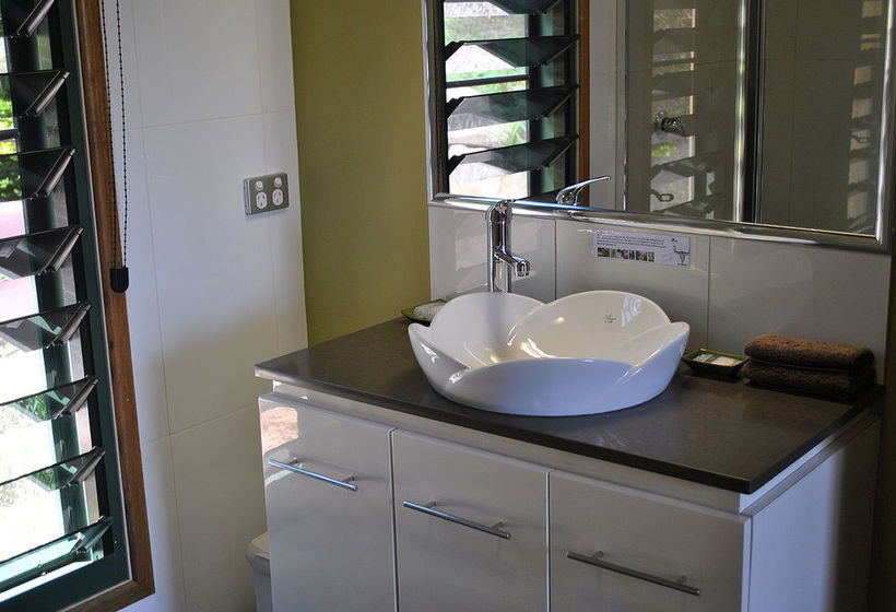 Hotel Dayboro Cottages & Llama Walks | King Scrub | Queensland | Australia 12