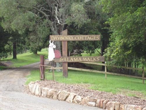 Hotel Dayboro Cottages & Llama Walks | King Scrub | Queensland | Australia 16