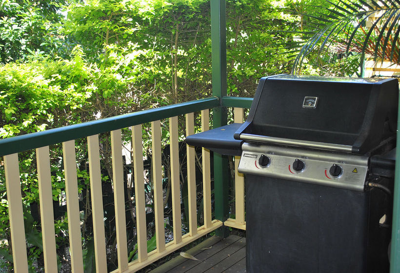 Hotel Dayboro Cottages & Llama Walks | King Scrub | Queensland | Australia 7