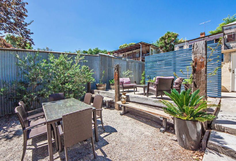 Bed and Breakfast Tuck Inn | Healesville | Victoria | Australia 1