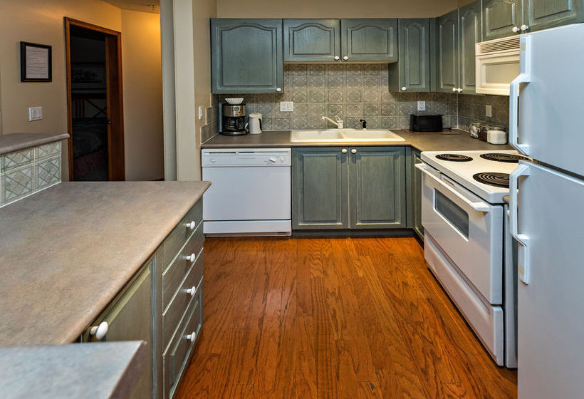 Hotel Stoney Creek Sunpath | Whistler | British Columbia | Canada 1