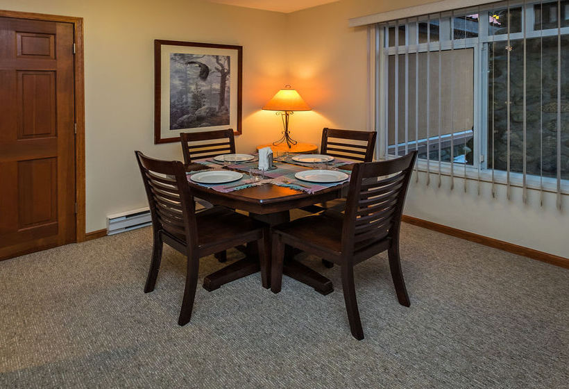 Hotel Stoney Creek Sunpath | Whistler | British Columbia | Canada 2