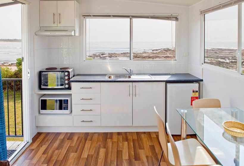 Hotel Blue Lagoon Beach Resort | Bateau Bay | New South Wales | Australia 15