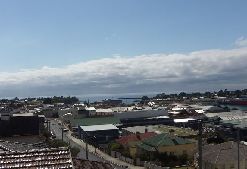 Bed and Breakfast The Grand On Macfie | Devonport | Tasmania | Australia 2