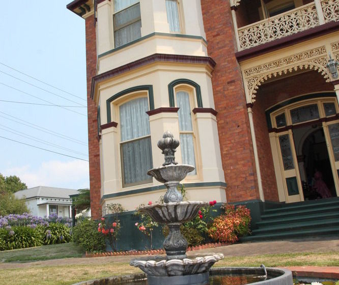 Bed and Breakfast The Grand On Macfie | Devonport | Tasmania | Australia 5