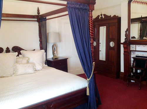Bed and Breakfast The Grand On Macfie | Devonport | Tasmania | Australia 6