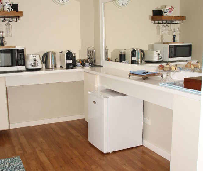 Pension Travillas | Hillarys | Western Australia | Australia 13