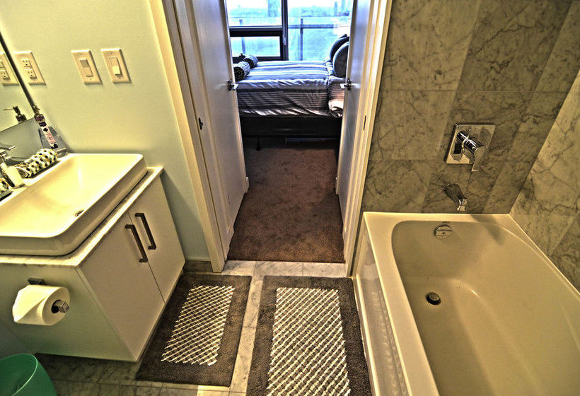 Hotel Toronto Escape - Onyx Suite