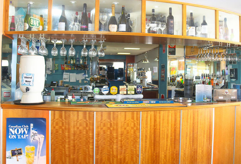 Motel Tea Gardens Waterfront Bed & Breakfast | Tea Gardens | New South Wales | Australia 12