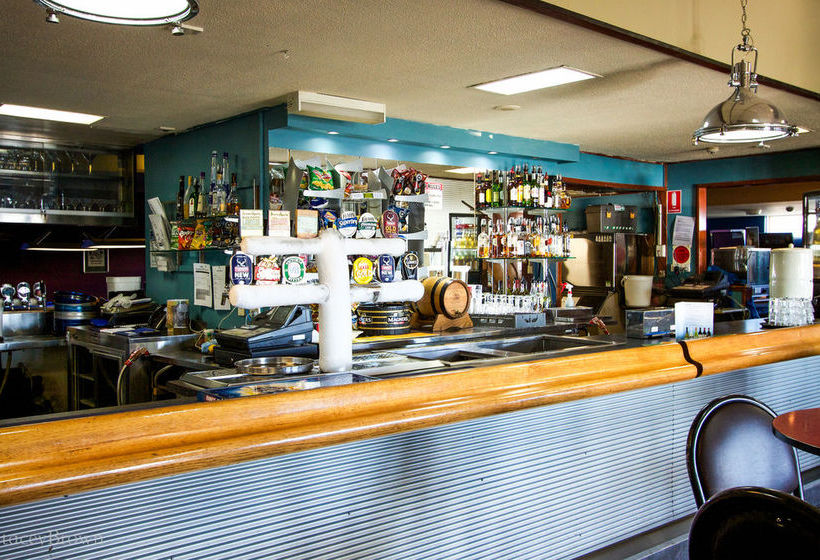 Motel Tea Gardens Waterfront Bed & Breakfast | Tea Gardens | New South Wales | Australia 3