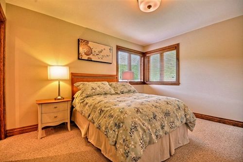 Hotel Rabaska | Mont Tremblant | Quebec | Canada 13