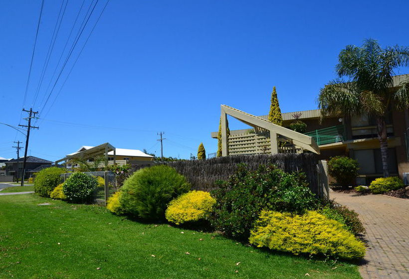 Emmanuel Holiday Apartments | Lakes Entrance | Victoria | Australia 20