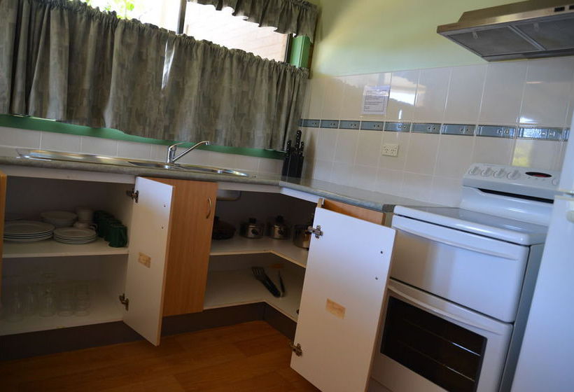 Emmanuel Holiday Apartments | Lakes Entrance | Victoria | Australia 7